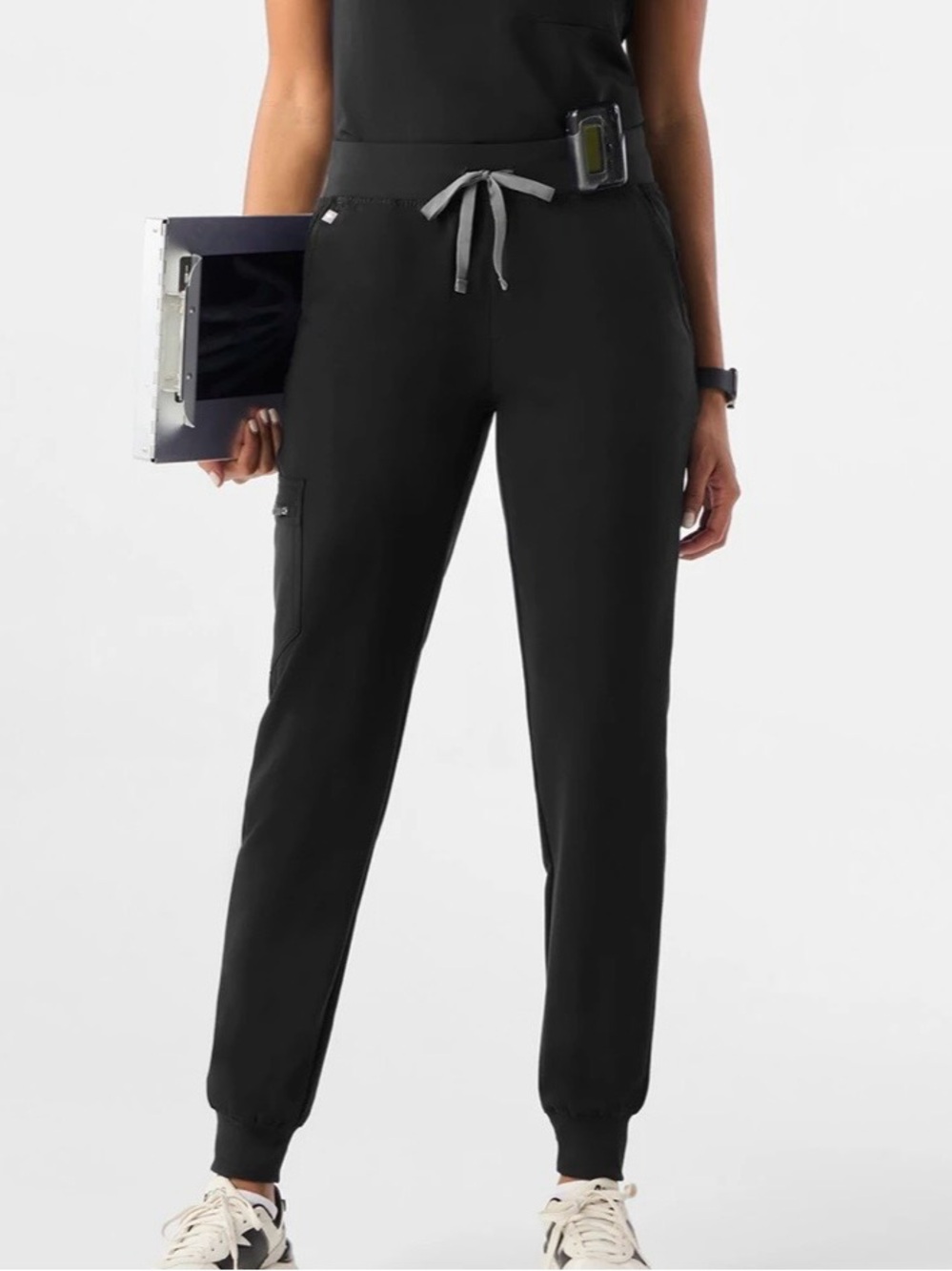 Figs Women’s Black Zamora Jogger Scrub Pants